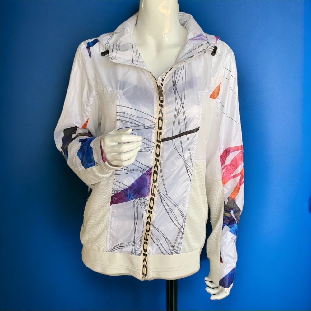 KOYO LOGO HOODED WINDBREAKER JACKET. WOMEN’S SIZE MEDIUM